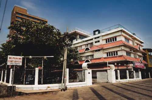 Sea Queen Hotel - 3-Star
