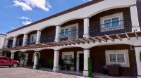 Hotel Rincón Real Suites - piscina