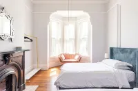 Renovated Historic House Minutes from SF! - 발코니