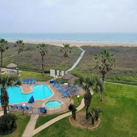 Top Floor - Ultimate Beachfront Luxury Remodeled