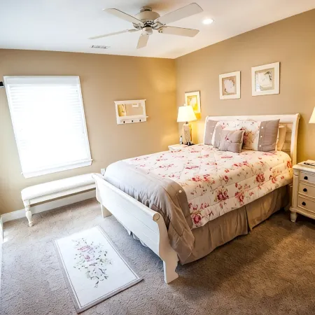 New 4BR Beach Block Home-Location, Location, Location!