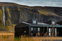 Seljalandsfoss Horizons - Mountain view