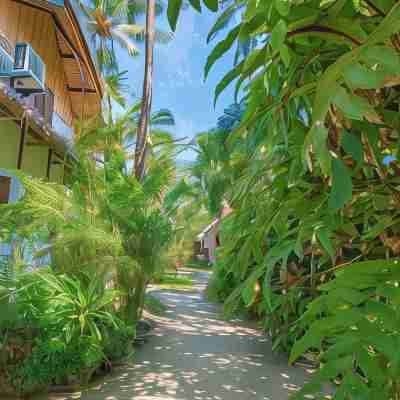 Bamboo Bungalow Resthouse Hotel Exterior
