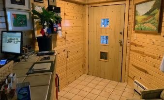 Wisconsin Aire Motel - Housity