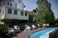 Simmons Motel and Suites - Pools