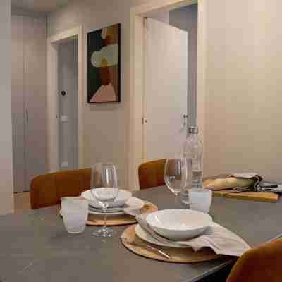 AR Boutique Apartments Dining/Meeting Rooms