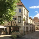 Logis - Hôtel & Restaurant du Tribunal Hotel di Saint-Martin-du-Vieux-Belleme