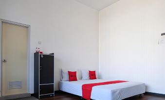 RedDoorz Near Ahmad Yani Airport 3