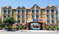 Howard Johnson by Wyndham Pasadena Hotels near Altadena Ale & Wine House