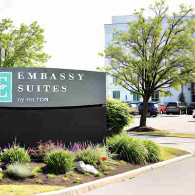 Embassy Suites by Hilton Syracuse Hotel Exterior