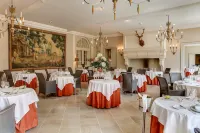 Le Château d'Etoges - Champagne Hotels in Vertus