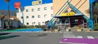 Hotelf1 Fréjus Roquebrune Sur Argens Hotel a Roquebrune-sur Argens
