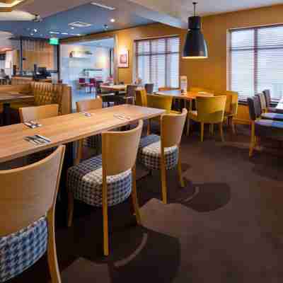 Premier Inn Bedford (Priory Marina) Dining/Meeting Rooms