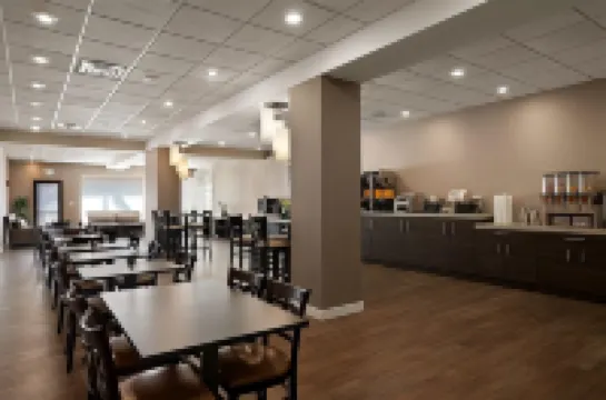 HOTEL VERSEY CHICAGO LINCOLN PARK