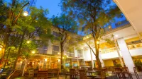 Trang Hotel Bangkok Hotels near Cosmo Group Co., Ltd.