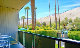 Life House, Palm Springs