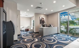 Holiday Inn Express & Suites Orlando - Lake Buena Vista