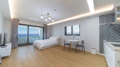 Jebudo Brick Stay Pension Hotels near Jeongok Port