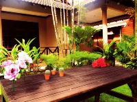 Six Villa Inn