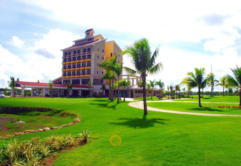 Queens Island Golf & Village Over view