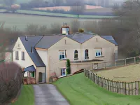 Broccoli Bottom Hoteles cerca de Saint Marys Church Manton