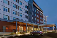 Hyatt Place Prince George Отели рядом с достопримечательностью «Парк Паддлуил»