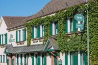 Landhaus Alte Scheune Hotels near Brunnen Center
