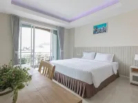 The Royal P Phuket Các khách sạn gần Trường Dowroongwittaya 