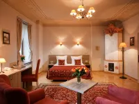 Hotel Santi Отели рядом с достопримечательностью «Центр города»