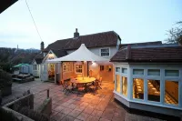 The Bunk Inn Hotels in East Ilsley