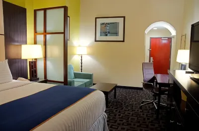 Super 8 by Wyndham Irving/DFW Apt/North Hotels in Irving