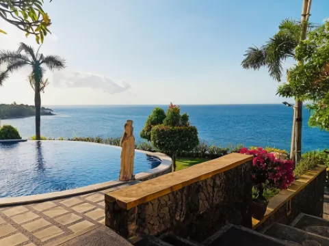 Shankara Parada Villas Отели рядом с достопримечательностью «Lipah Beach»