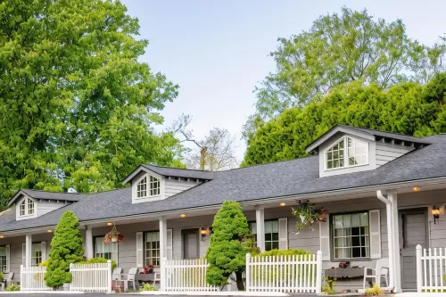Azalea Garden Inn