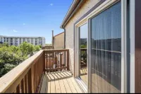 Coastal Soul - Beach block, on cul-de-sac street, pet friendly.