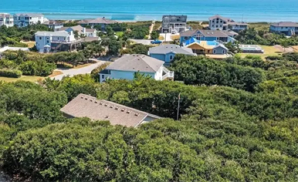 Luxury, private spa beach home steps to the ocean with sauna, hot tub, spa baths