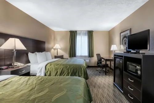 Quality Inn & Suites des Moines - Merle Hay Road Hotels in Urbandale