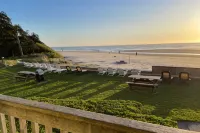 Schooner's Cove Inn Hotels in Cannon Beach