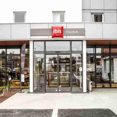 Ibis Saint-Genis-Pouilly Genève Hotel Exterior