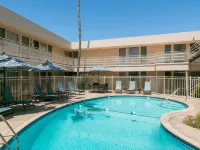 La Jolla Riviera Inn Hoteles cerca de Playa Windansea
