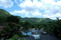 Stamp Hills Resort - Mountain view