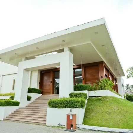 Golden Star Beach Hotel