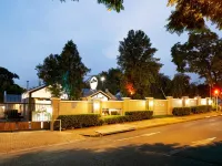 Clico Boutique Hotel Hotels near Rosebank