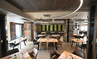 Aniroc Signature Hotel