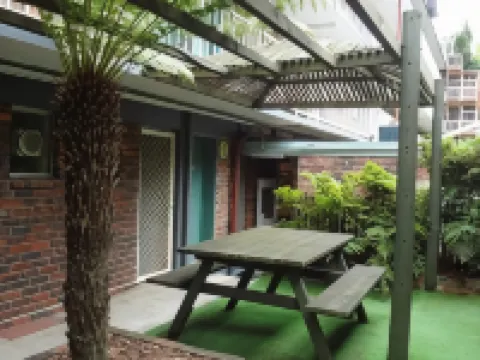 Adina Place Motel Apartments Hotels near Launceston Mall