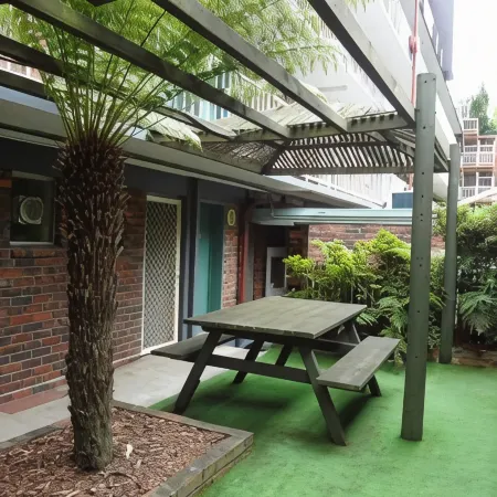 Adina Place Motel Apartments