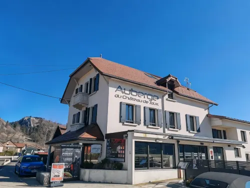 Auberge du château de Joux Hotels in La Cluse-et-Mijoux