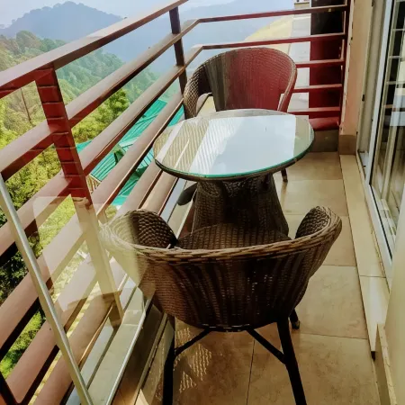 Wood Stock Kasauli - Rooms & Cottages - Panoramic View & Balcony Rooms