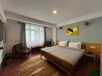 Mellow Fellow Hostel Отели в г. 