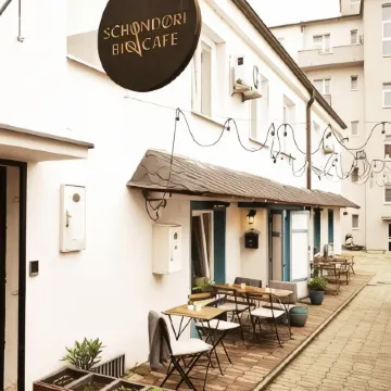 Schöndorf Hostel - Virtual Reception Отели рядом с достопримечательностью «район Братислава I»