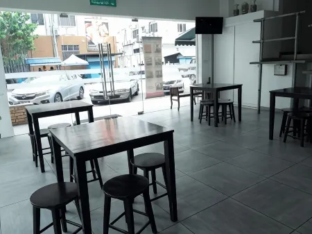 Hotel Jelai @ Mentakab Отели рядом с достопримечательностью «Таман Рекриси Тасайк Чатин Ментакаб»